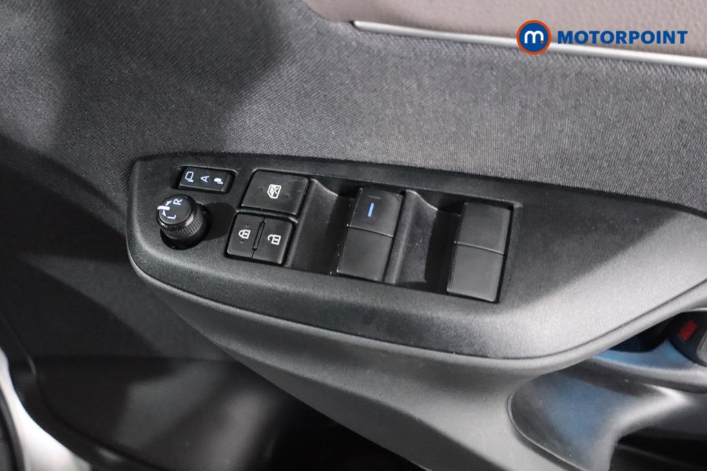 Toyota Yaris Cross Excel Automatic Petrol-Electric Hybrid Estate - Stock Number (1589344) - 2nd supplementary image
