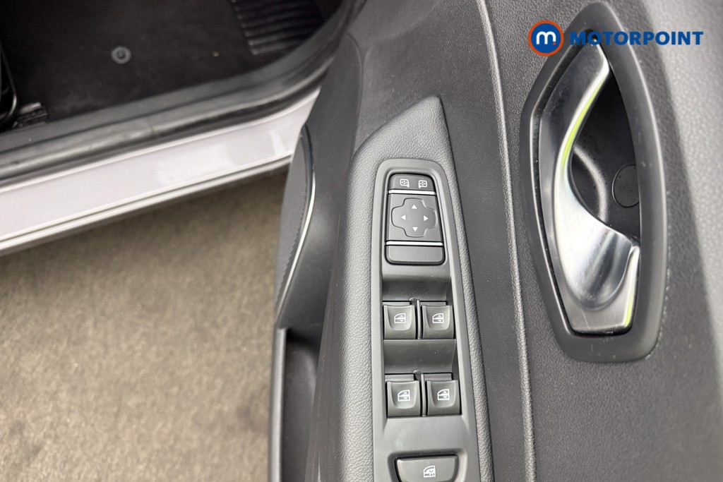 Renault Captur Iconic Manual Diesel SUV - Stock Number (1571968) - 17th supplementary image