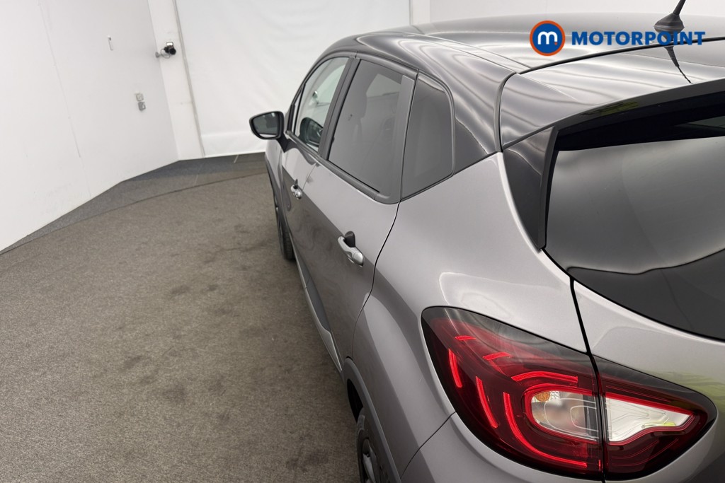 Renault Captur Iconic Manual Diesel SUV - Stock Number (1571968) - 21st supplementary image