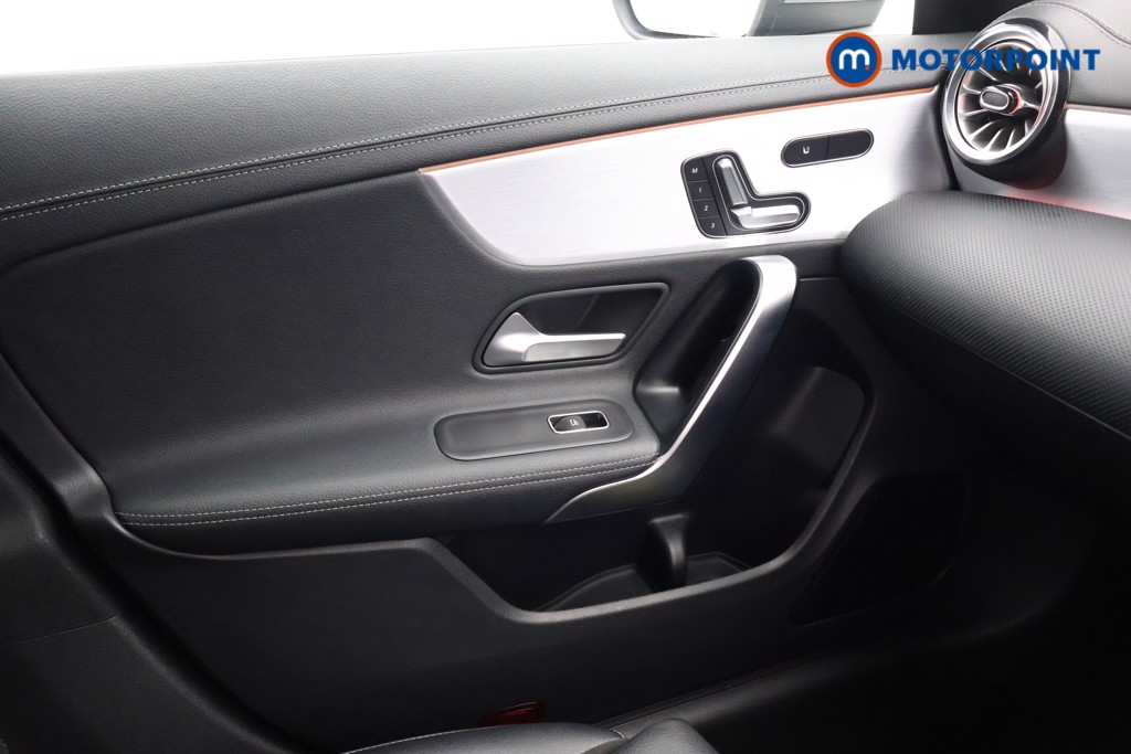 Mercedes-Benz CLA Amg Line Automatic Petrol Estate - Stock Number (1577263) - 11th supplementary image