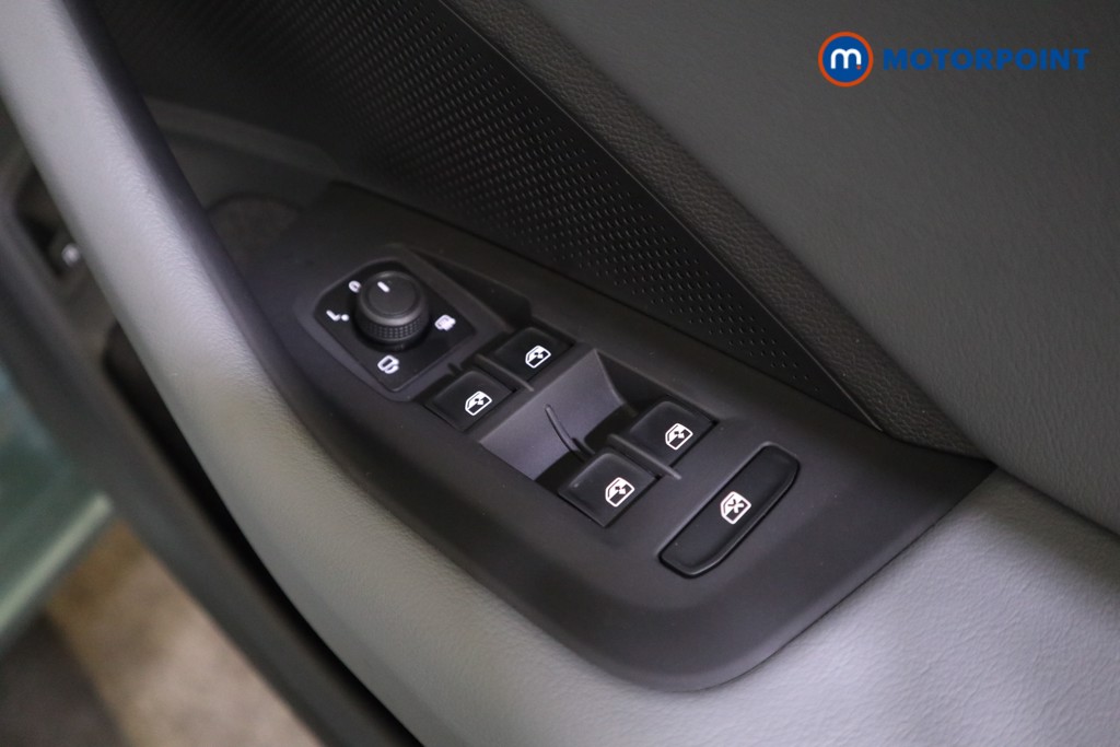 Volkswagen Passat Life Automatic Petrol Plug-In Hybrid Estate - Stock Number (1578102) - 11th supplementary image