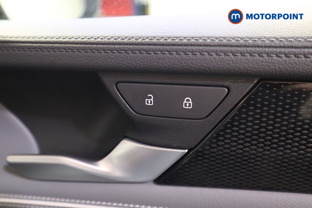 Volkswagen Passat Life Automatic Petrol Plug-In Hybrid Estate - Stock Number (1578102) - 12th supplementary image