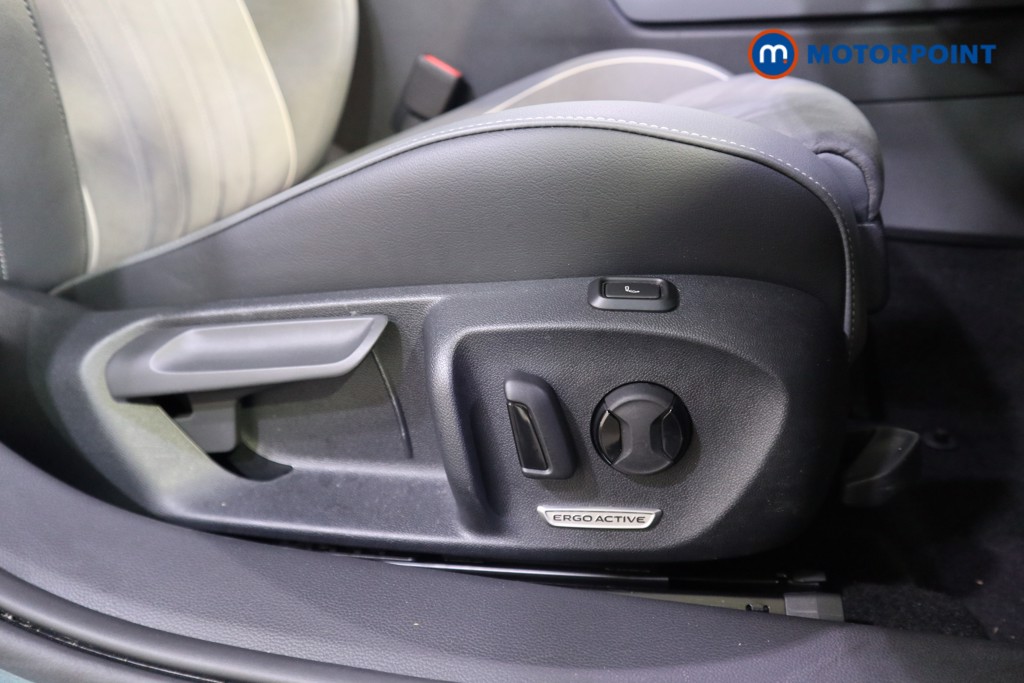 Volkswagen Passat Life Automatic Petrol Plug-In Hybrid Estate - Stock Number (1578102) - 13th supplementary image