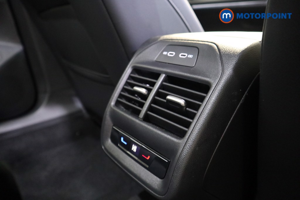 Volkswagen Passat Life Automatic Petrol Plug-In Hybrid Estate - Stock Number (1578102) - 17th supplementary image