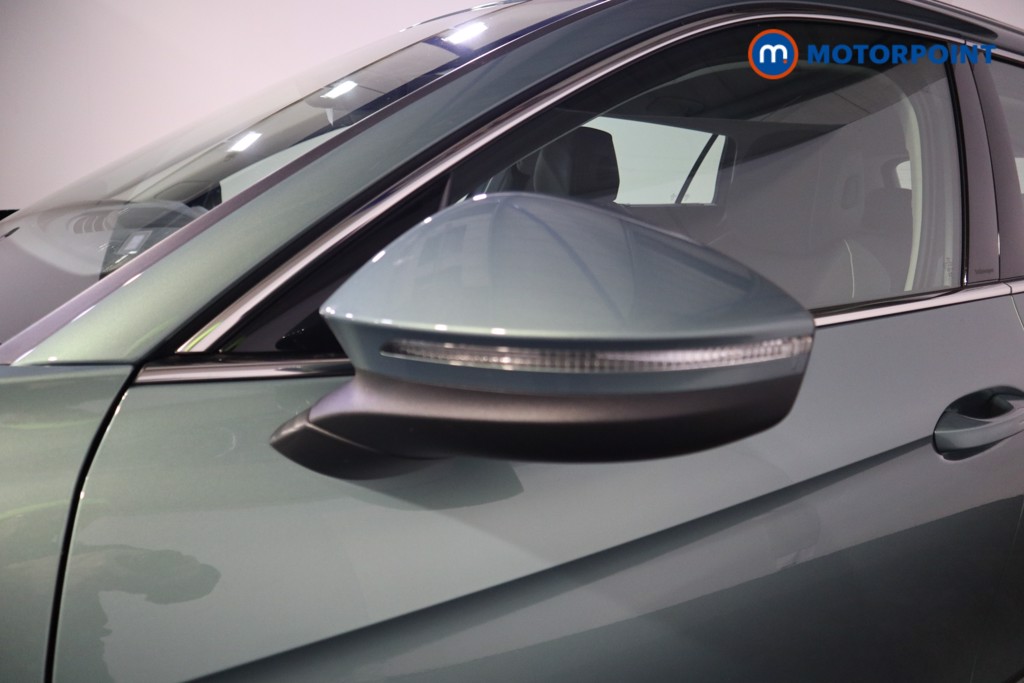 Volkswagen Passat Life Automatic Petrol Plug-In Hybrid Estate - Stock Number (1578102) - 33rd supplementary image