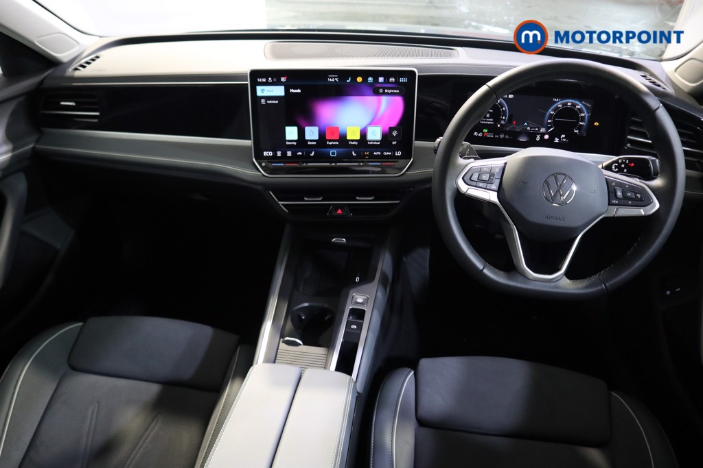 Volkswagen Passat Life Automatic Petrol Plug-In Hybrid Estate - Stock Number (1578102) - 1st supplementary image