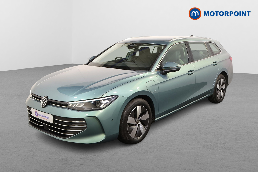 Volkswagen Passat Life Automatic Petrol Plug-In Hybrid Estate - Stock Number (1578102) - Passenger side front corner