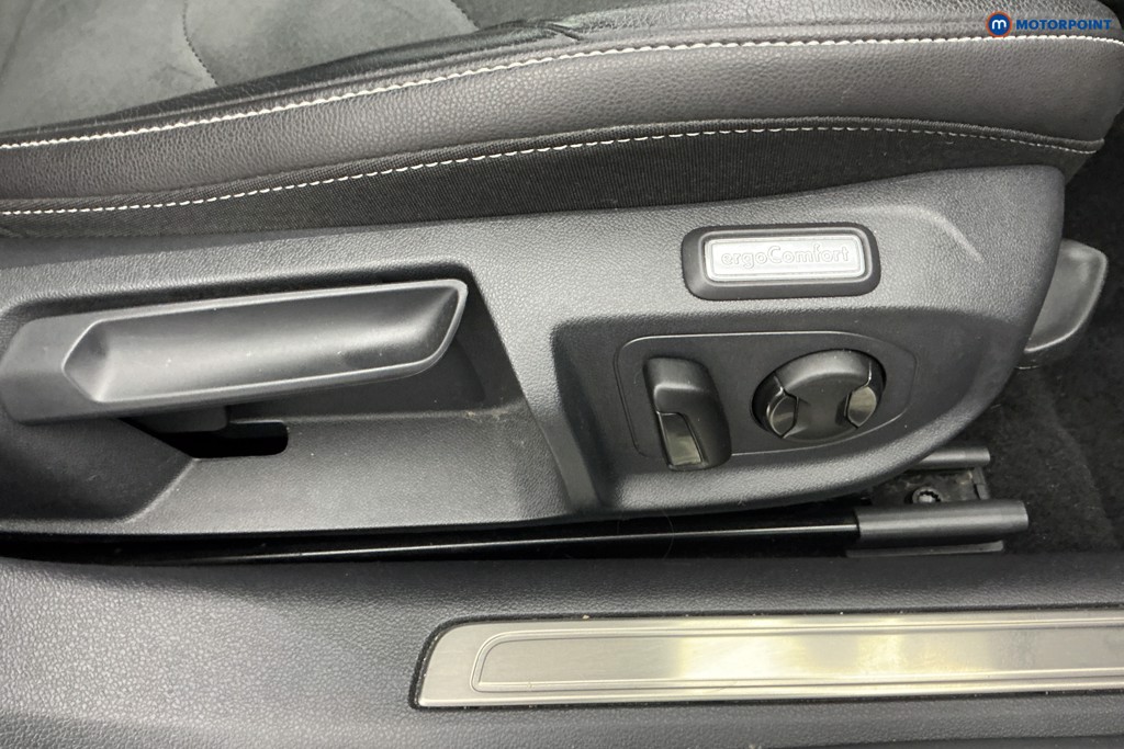 Volkswagen Arteon Elegance Automatic Diesel Hatchback - Stock Number (1578679) - 21st supplementary image