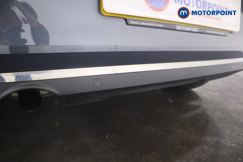 Renault Clio Iconic Manual Petrol Hatchback - Stock Number (1578869) - 21st supplementary image