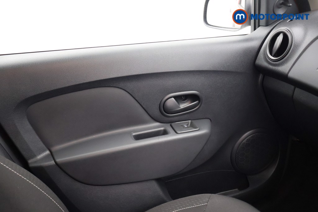 Dacia Sandero Essential Manual Petrol Hatchback - Stock Number (1579259) - 9th supplementary image