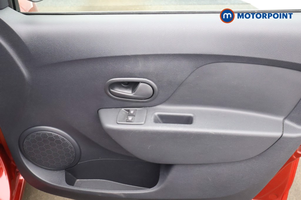 Dacia Sandero Essential Manual Petrol Hatchback - Stock Number (1579259) - 11th supplementary image