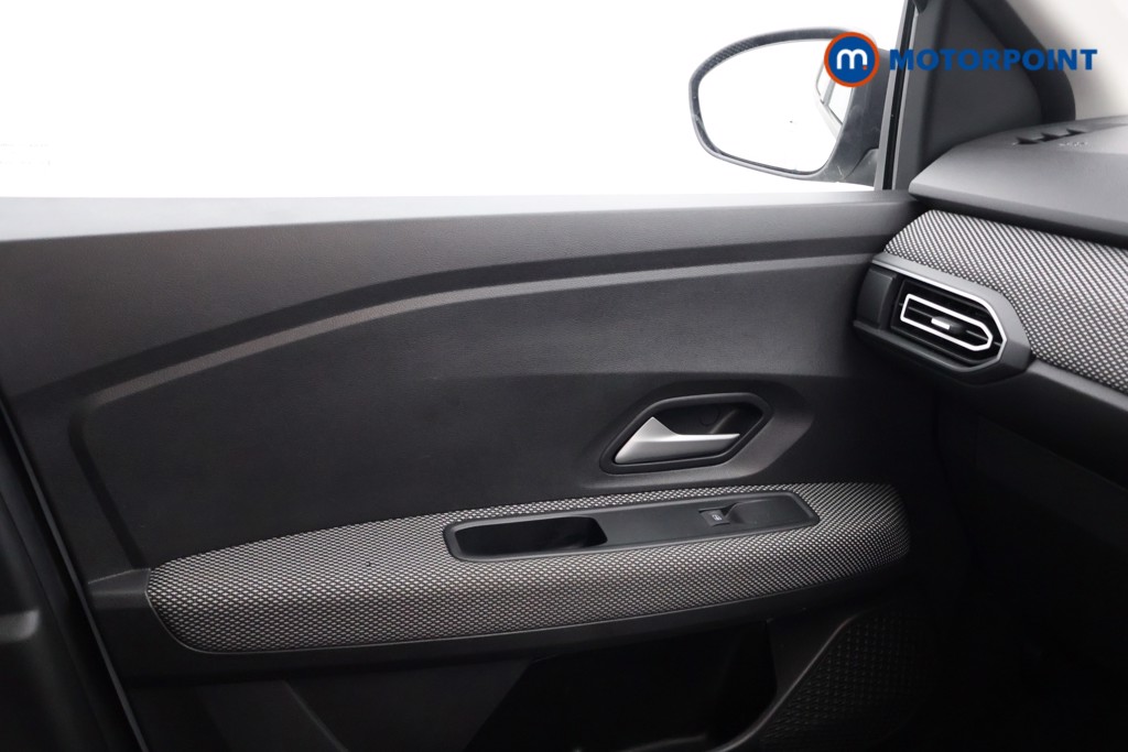 Dacia Sandero Expression Automatic Petrol Hatchback - Stock Number (1580314) - 12th supplementary image