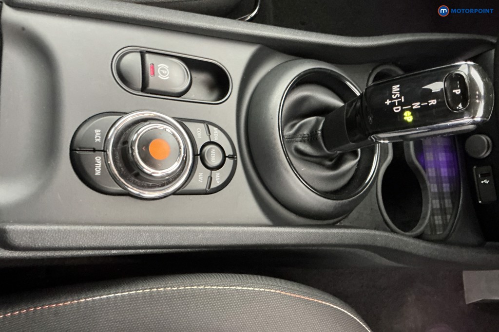 Mini Clubman Cooper Classic Automatic Petrol Estate - Stock Number (1581285) - 14th supplementary image