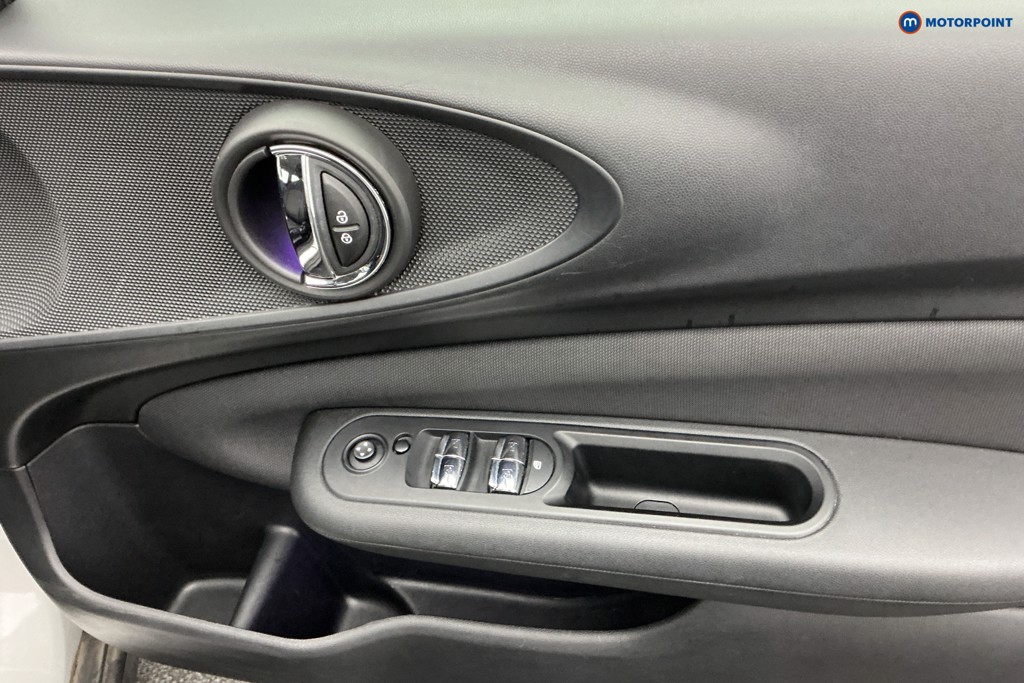 Mini Clubman Cooper Classic Automatic Petrol Estate - Stock Number (1581285) - 21st supplementary image