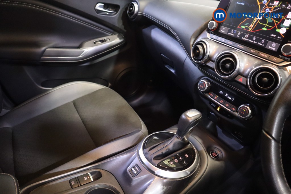 Nissan Juke N-Connecta Automatic Petrol SUV - Stock Number (1581302) - 7th supplementary image