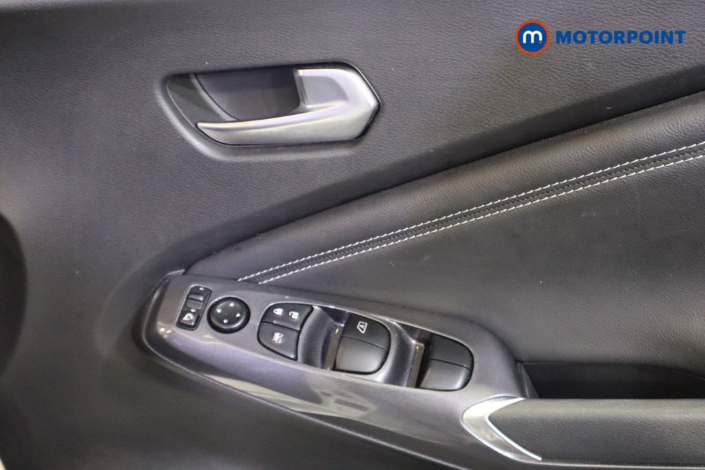 Nissan Juke N-Connecta Automatic Petrol SUV - Stock Number (1581302) - 9th supplementary image