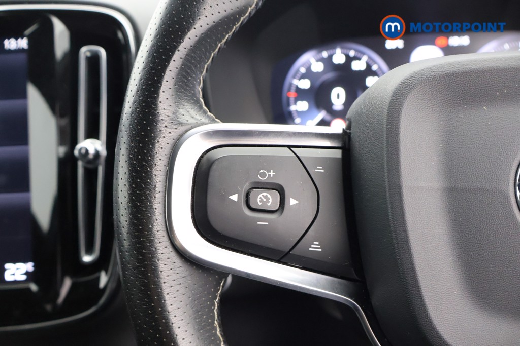 Volvo Xc40 R Design Manual Petrol SUV - Stock Number (1582366) - 2nd supplementary image