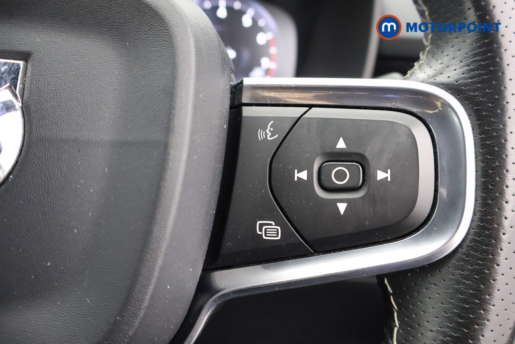 Volvo Xc40 R Design Manual Petrol SUV - Stock Number (1582366) - 3rd supplementary image