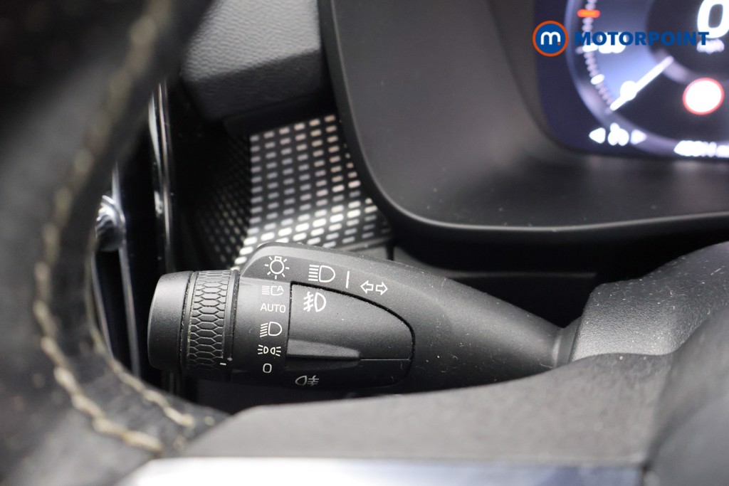 Volvo Xc40 R Design Manual Petrol SUV - Stock Number (1582366) - 5th supplementary image