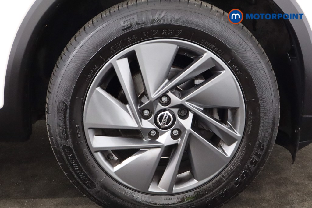 Nissan Qashqai Acenta Premium Manual Petrol SUV - Stock Number (1582797) - 12th supplementary image