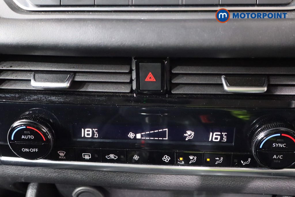 Nissan Qashqai Acenta Premium Manual Petrol SUV - Stock Number (1582797) - 20th supplementary image