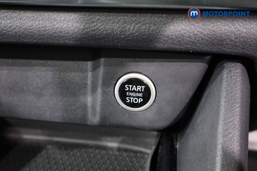 Nissan Qashqai Acenta Premium Manual Petrol SUV - Stock Number (1582797) - 21st supplementary image