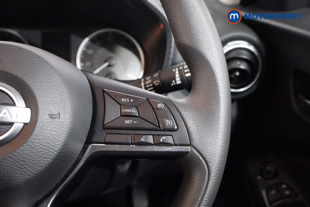 Nissan Juke Acenta Manual Petrol SUV - Stock Number (1582809) - 8th supplementary image