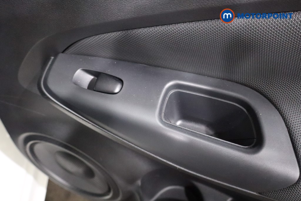 Nissan Juke Acenta Manual Petrol SUV - Stock Number (1582809) - 17th supplementary image