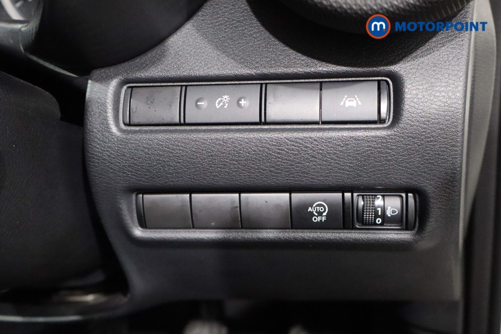 Nissan Juke Acenta Manual Petrol SUV - Stock Number (1582809) - 19th supplementary image