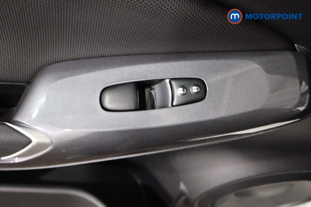 Nissan Juke Acenta Manual Petrol SUV - Stock Number (1582809) - 22nd supplementary image