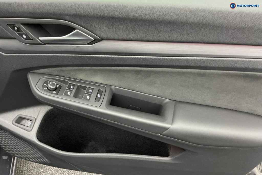 Volkswagen Golf Style Automatic Petrol Plug-In Hybrid Hatchback - Stock Number (1584054) - 21st supplementary image