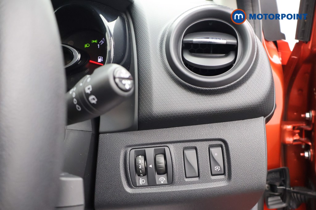 Renault Clio Play Manual Diesel Hatchback - Stock Number (1584516) - 7th supplementary image