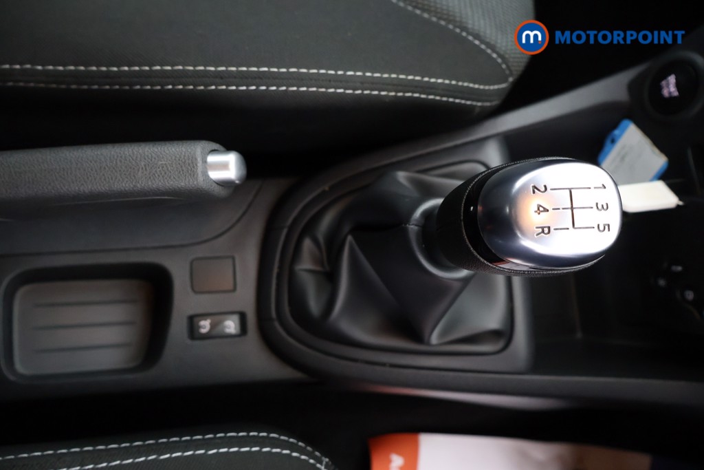 Renault Clio Play Manual Diesel Hatchback - Stock Number (1584516) - 9th supplementary image