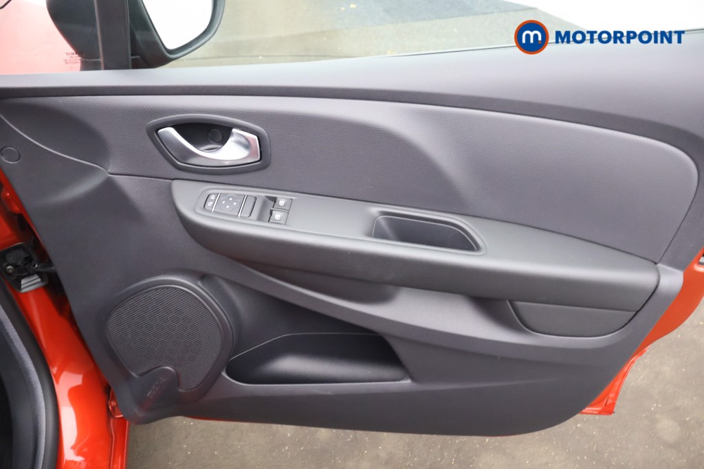 Renault Clio Play Manual Diesel Hatchback - Stock Number (1584516) - 12th supplementary image