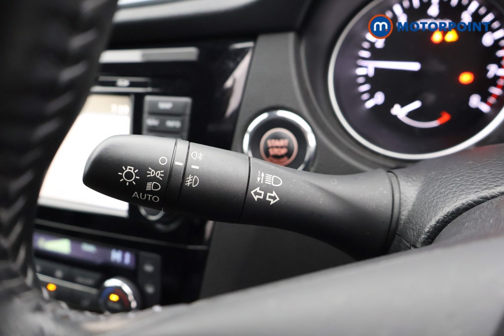 Nissan Qashqai Tekna Manual Petrol SUV - Stock Number (1584745) - 5th supplementary image