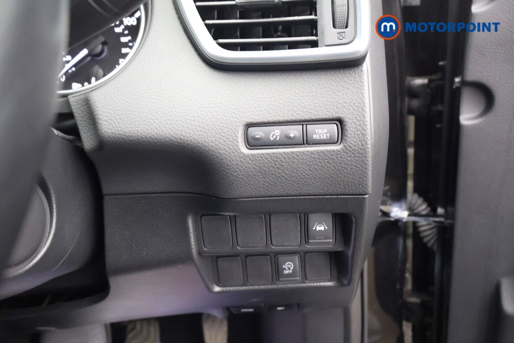Nissan Qashqai Tekna Manual Petrol SUV - Stock Number (1584745) - 7th supplementary image