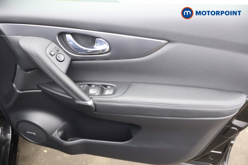 Nissan Qashqai Tekna Manual Petrol SUV - Stock Number (1584745) - 14th supplementary image
