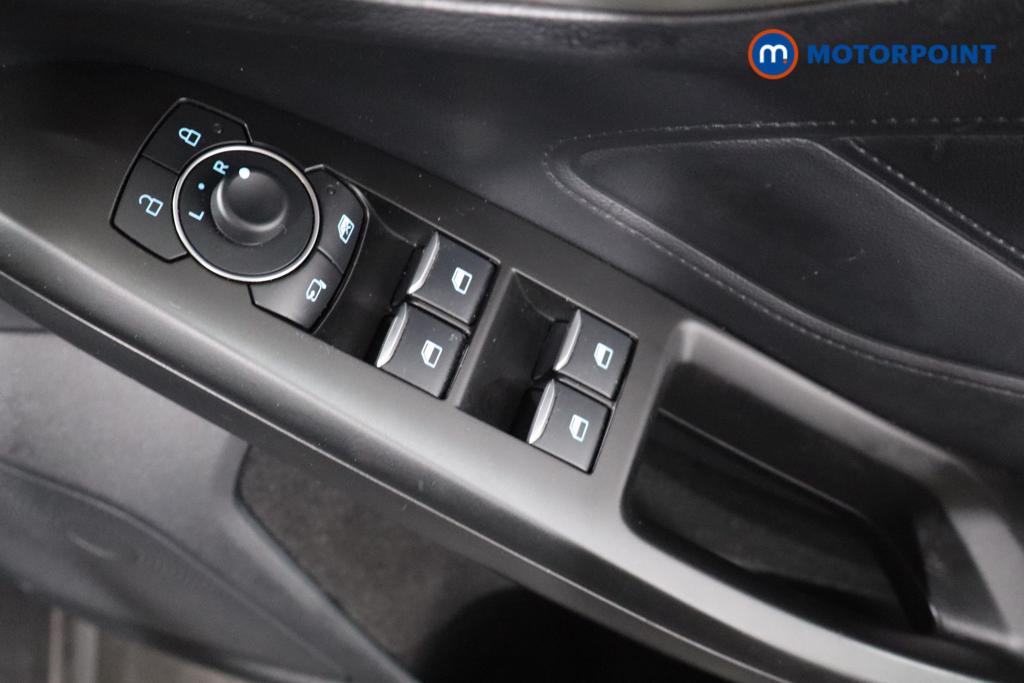 Ford Focus Titanium X Manual Petrol Estate - Stock Number (1585130) - 4th supplementary image