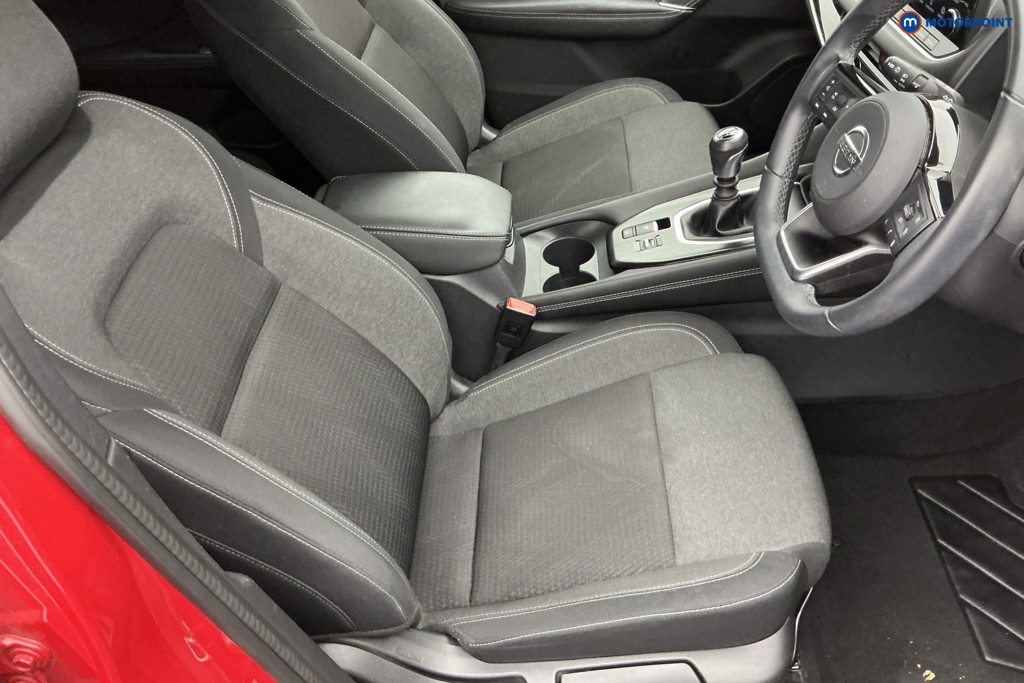 Nissan Qashqai N-Connecta Manual Petrol SUV - Stock Number (1585181) - 5th supplementary image