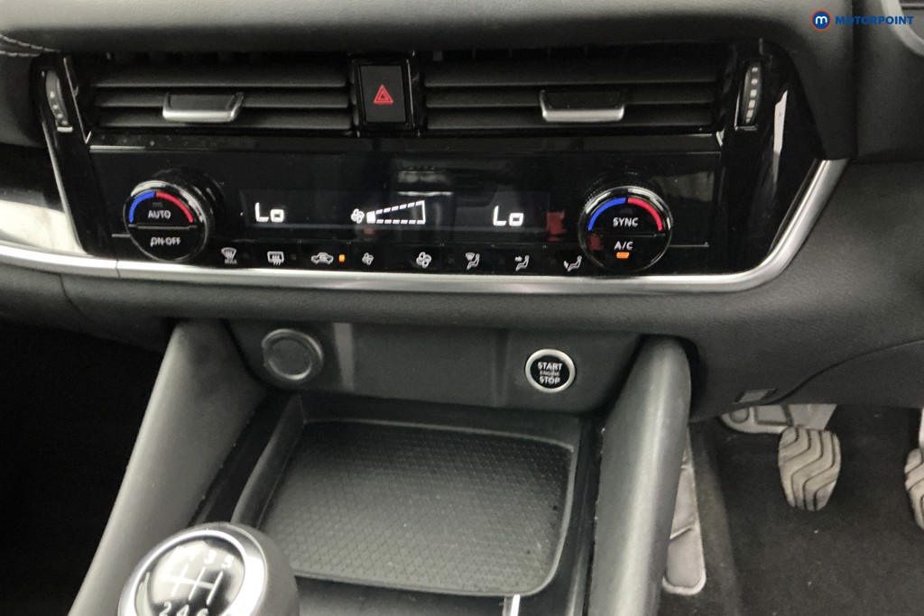 Nissan Qashqai N-Connecta Manual Petrol SUV - Stock Number (1585181) - 16th supplementary image