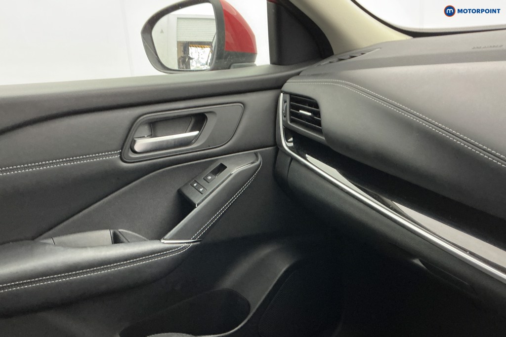 Nissan Qashqai N-Connecta Manual Petrol SUV - Stock Number (1585181) - 17th supplementary image