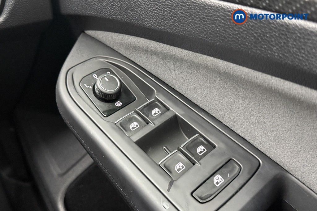 Volkswagen Golf R-Line Manual Petrol Hatchback - Stock Number (1585539) - 17th supplementary image