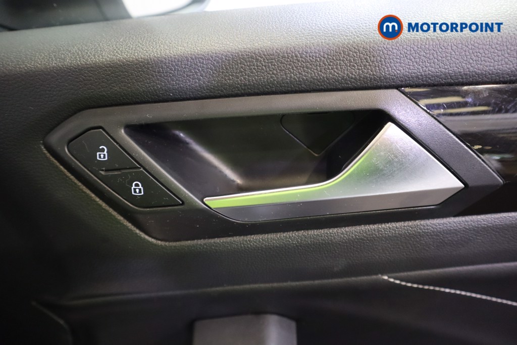 Volkswagen T-Roc R-Line Manual Petrol SUV - Stock Number (1586259) - 13th supplementary image