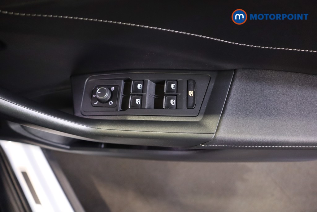 Volkswagen T-Roc R-Line Manual Petrol SUV - Stock Number (1586259) - 14th supplementary image