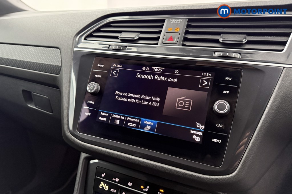 Volkswagen Tiguan Allspace R-Line Automatic Petrol SUV - Stock Number (1586280) - 6th supplementary image