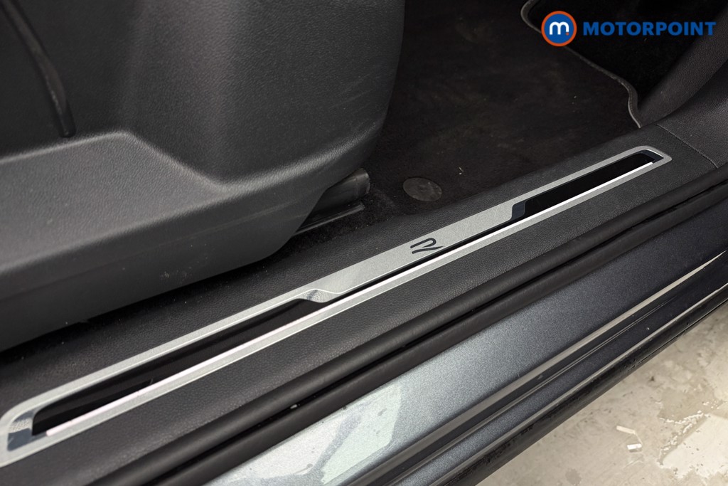 Volkswagen Tiguan Allspace R-Line Automatic Petrol SUV - Stock Number (1586280) - 19th supplementary image