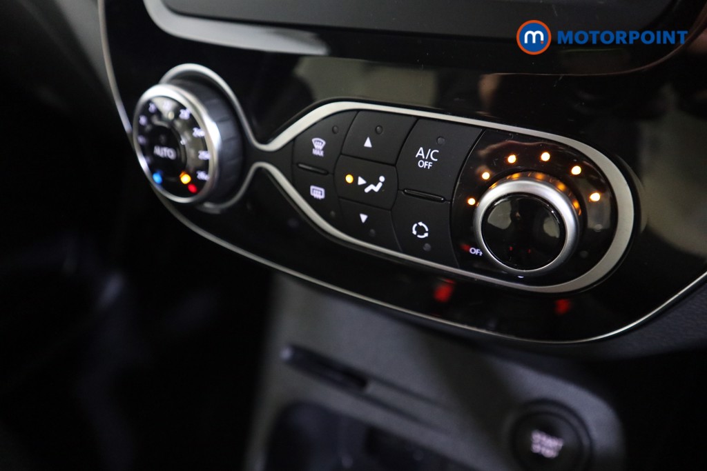 Renault Captur Iconic Automatic Petrol SUV - Stock Number (1586390) - 7th supplementary image