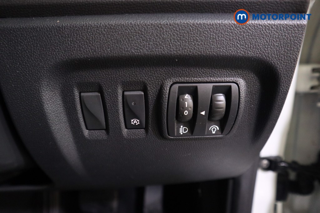 Renault Captur Iconic Automatic Petrol SUV - Stock Number (1586390) - 11th supplementary image