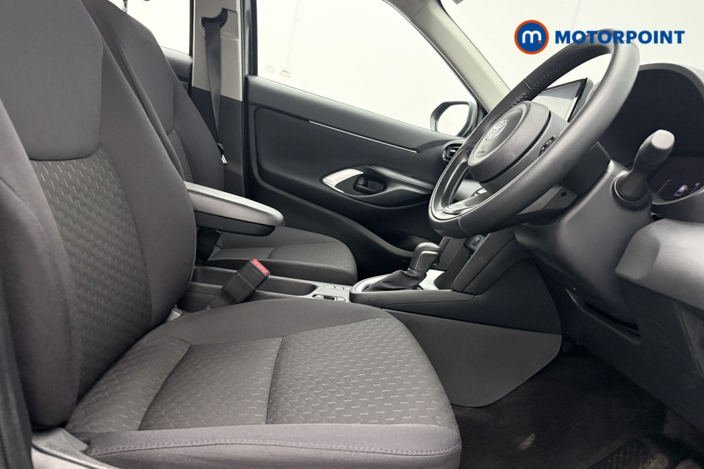 Toyota Yaris Cross Icon Automatic Petrol-Electric Hybrid Estate - Stock Number (1586709) - 7th supplementary image