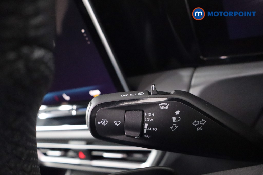 Volkswagen Tiguan R-Line Automatic Petrol SUV - Stock Number (1586900) - 16th supplementary image